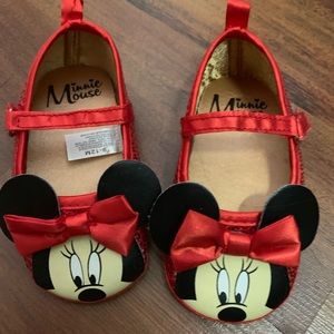 NWOT Minnie Mouse red dress shoes